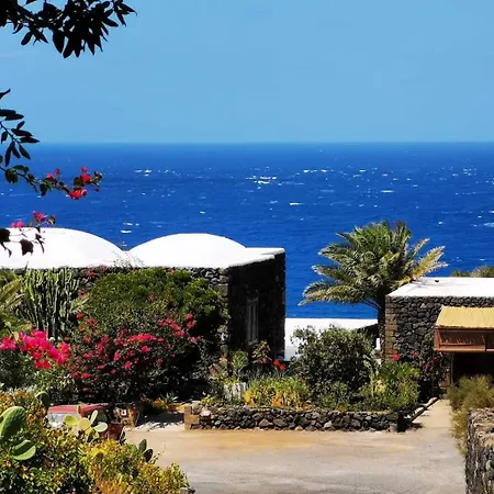 Dammusi A-mare Pantelleria