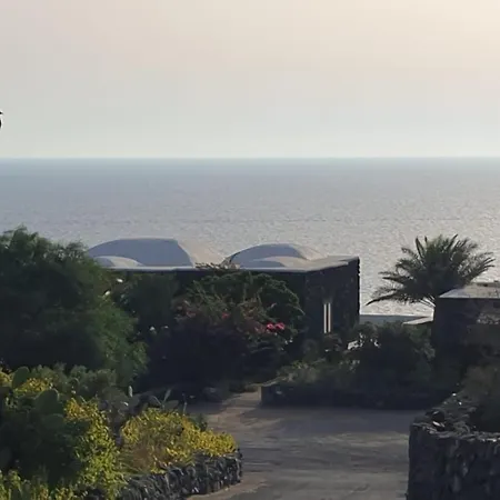 Dammusi A-mare Pantelleria